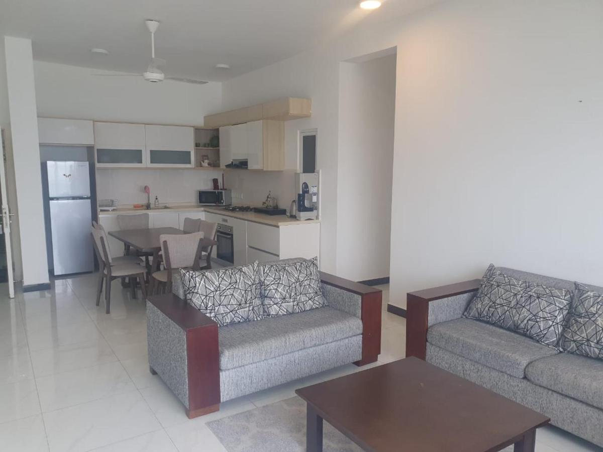 Beach Mount Apartment Дехивала-Маунт-Лавиния Экстерьер фото